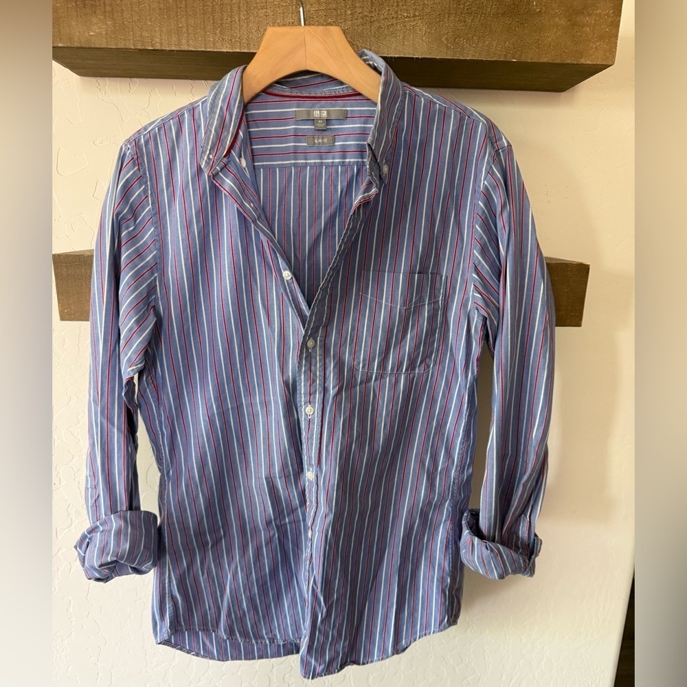Uniqlo|Casual button down striped top,100% cotton•Business casual closet staple